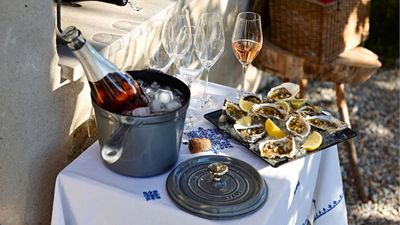 I love my cast iron cookware even more since discovering these 5 summer entertaining hacks – I'm saving on ice buckets, coolers and more