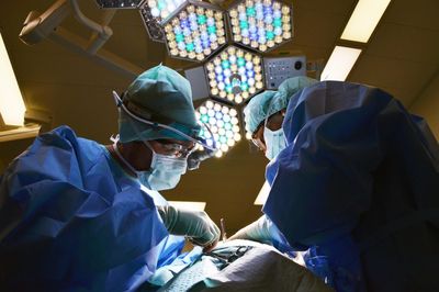 Elon Musk Says Robots Will Outperform 'Best Human Surgeons' in 5 Years — But Doctors Beg To Differ: Humans Aren't Built Like Car Parts