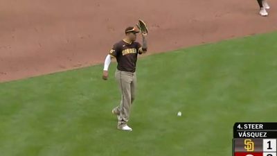Manny Machado Purposefully Lets Ball Drop to Strategically Get Elly De La Cruz Out