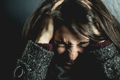 10 Emotional Habits That Make People Shut Down Around You