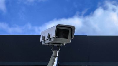 5 smart security essentials to keep your home safe while on holiday