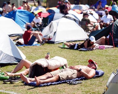 UK weather: heatwave could result in hottest ever start to Wimbledon