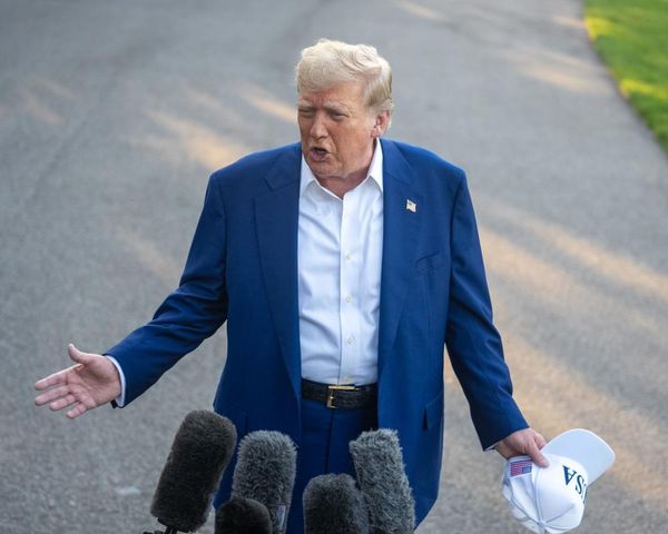 Trump considers forcing journalists to reveal sources who leaked Iran report