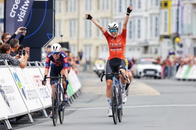British Road Championships: Millie Couzens denies Pfeiffer Georgi a third-straight title with impressive sprint