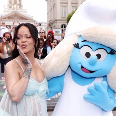 Rihanna's Sheer Chanel Custom Set and Marli Diamond Jewelry Make Her the Chicest Smurfette on the Red Carpet