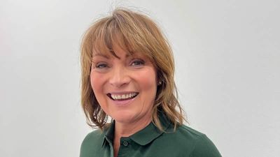 Lorraine Leaves Viewers in Stitches with Live Hair Extension Reveal