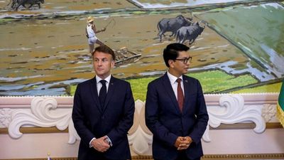 Row over Scattered Islands revived as France and Madagascar hold talks