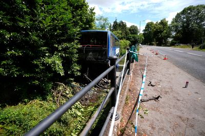 Hero who rushed to save children from Hampshire bus crash leaves Susanna Reid emotional