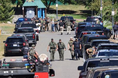 Gunman starts blaze and shoots two firefighters dead in 'horrific' US ambush attack
