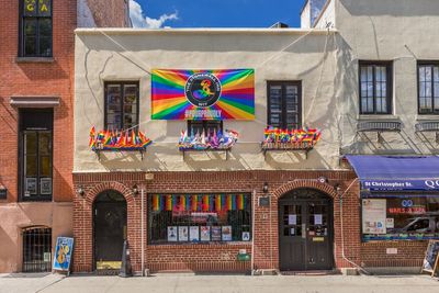Teenage girls shot near New York landmark after Pride march