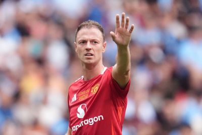 Jonny Evans announces retirement and takes up new Manchester United role