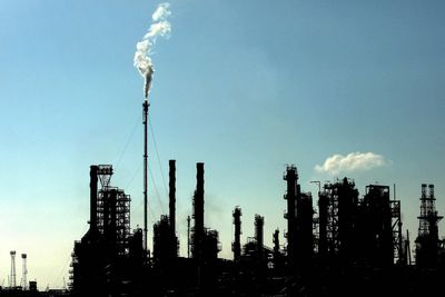 Fears mount over UK fuel supplies after Lindsey oil refinery owner collapses