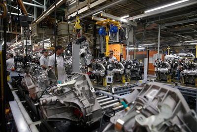Nissan looks to axe hundreds of jobs at Sunderland plant