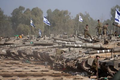 What is the IDF and why did Bob Vylan chant about them at Glastonbury?