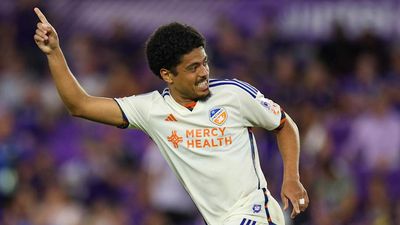 MLS Goals of the Week: Evander’s Scorching Free Kick, Ferreira’s Volley and More