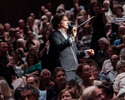 Aurora Orchestra/Collon/Power review – Italian immersion with introspective Berlioz and extrovert Mendelssohn