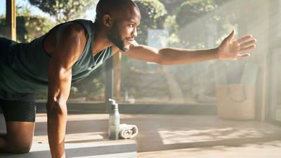 Want to strengthen your deep core muscles? A fitness expert says start with these 4 bodyweight exercises