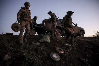 Why is Ukraine withdrawing from the Ottawa Treaty banning landmines?