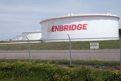 Supreme Court to decide whether shutting down Michigan pipeline is a state or federal fight