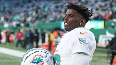 Tyreek Hill Reacted to Dolphins-Steelers Trade With Perfect Sad GIF