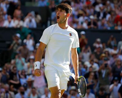 Carlos Alcaraz escapes first-round scare as Fabio Fognini tests his limits