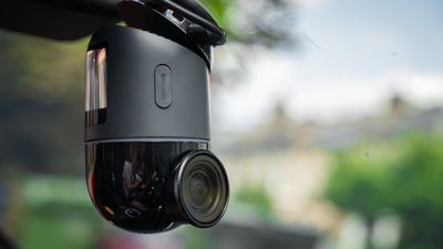 70mai 4K Omni review: a motorized, 4G-connected dash cam