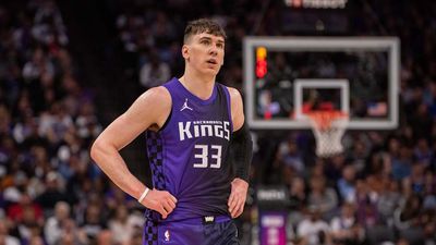 Lakers Add Young Forward From Division Rival on Two-Year Deal