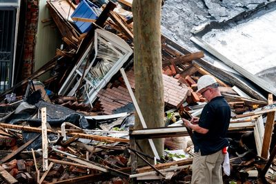 1 dead, 2 injured in Philadelphia explosion that damaged several homes