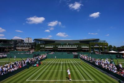 Yes, Wimbledon can be serious about getting rid of line judges and switching to electronic calls
