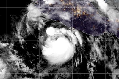 Hurricane Flossie swirls toward Mexico with gale-force winds