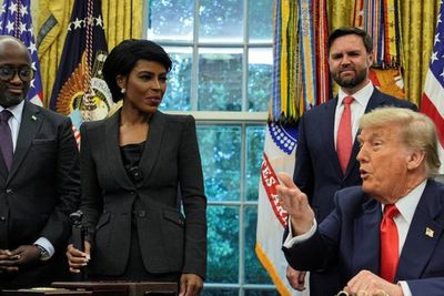 Trump calls reporter ‘beautiful’ in bizarre White House exchange
