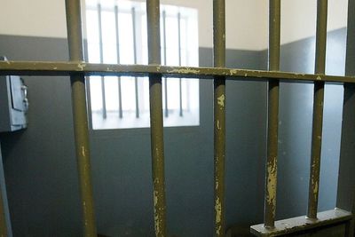 83-year-old woman spent hours in jail for drug trafficking as her name was one letter away from being the actual suspect, family says