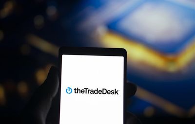 2 Reasons to Buy Trade Desk Stock Now and 1 Warning Sign
