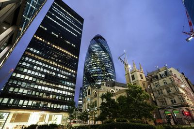 FTSE 100 advances and outperforms European peers