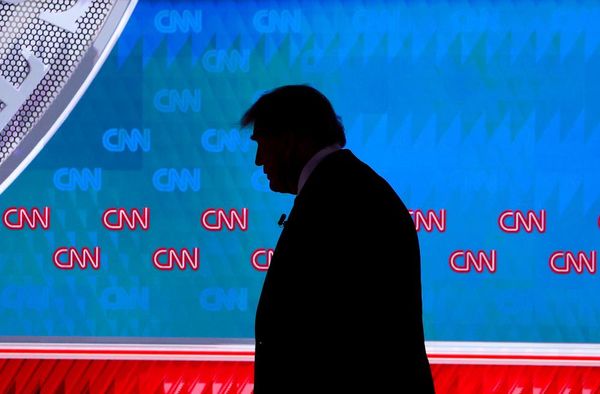 Trump team threatens to prosecute CNN over reporting on Ice-tracking app