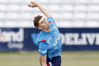 Leicestershire hammered by Middlesex to end unbeaten season