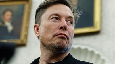 ‘Going back to prison’: Elon Musk sets sights on Steve Bannon with SpaceX as a pawn in their game