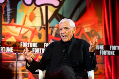 Silicon Valley investor Vinod Khosla predicts AI will replace 80% of jobs by 2030