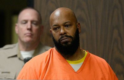 Suge Knight claims group of Tupac Shakur’s closest friends and family smoked his cremated ashes in a blunt