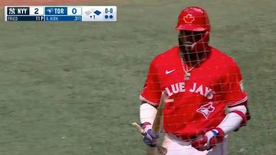 Vladimir Guerrero Jr. Casually Snaps His Bat Like a Twig After Pop Out vs. Yankees