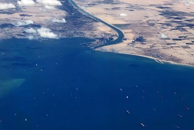 Four dead, four missing after oil barge sinks in Gulf of Suez: Egypt gov’t