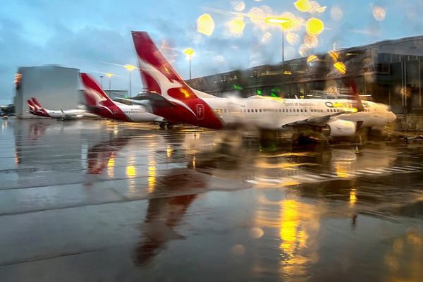 Flights cancelled and thousands without power after Australia hit by ‘bomb cyclone’