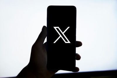 Elon Musk's X To Deploy AI Note Writers That Can Flag Misinformation, But Final Judgment Still Rests With Humans