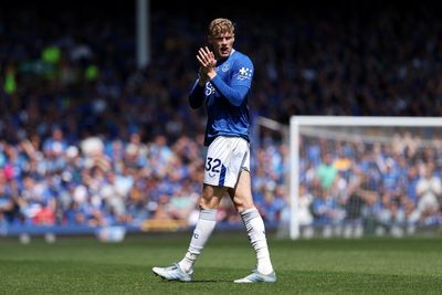 Jarrad Branthwaite commits future to Everton after signing new deal