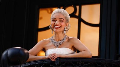 Rachel Zegler serenades London from Palladium balcony in Evita - but not everyone's applauding