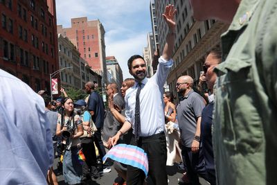 Asia rallies behind Zohran Mamdani over MAGA criticism for eating rice with his hand