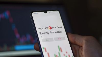Why Realty Income’s 5.59% Yield Makes It a Must-Buy REIT