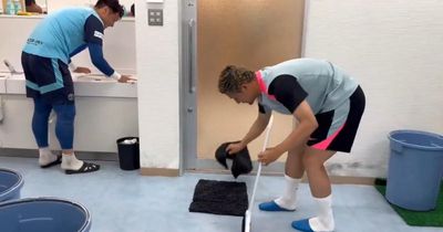 Watch classy moment Daizen Maeda cleans facilities before training with ex-club