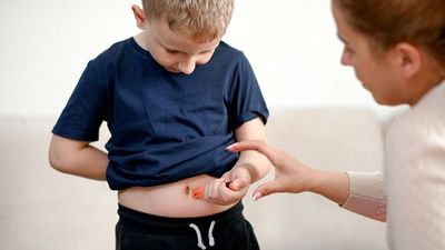 Eating lots of red meat, other inflammatory foods during pregnancy raises risk of childhood diabetes