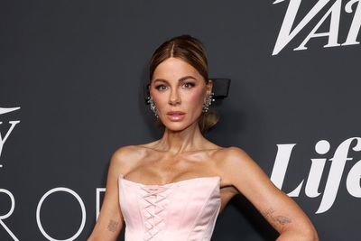 Kate Beckinsale says she’s going through ‘deeply painful’ time after fan questions her weight loss